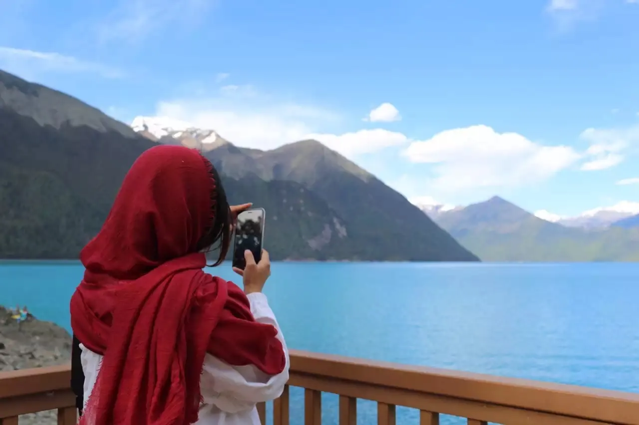 Gyantse fortress and barley fields — panoramic Tibet highland landscape